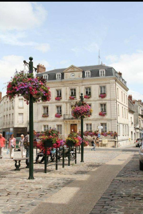 Detente Provinoise Provins Eksteriør bilde